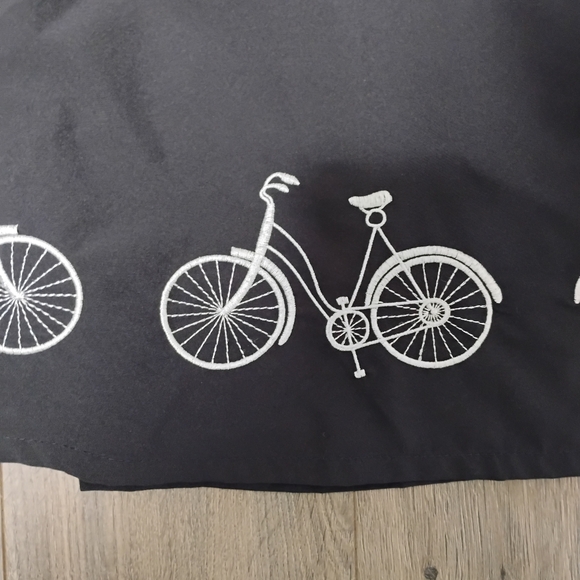 Anthropologie Comme Toi Embroidered Bicycle Skirt Medium - Picture 7 of 13